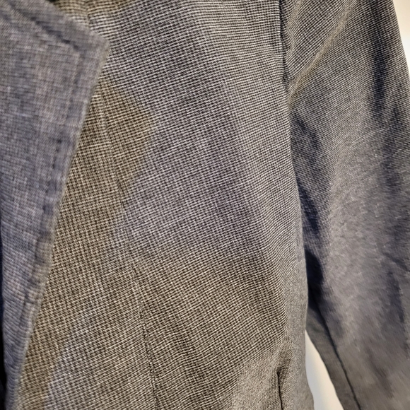 Dynamite Grey Blazer Size Small - Picture 4 of 5